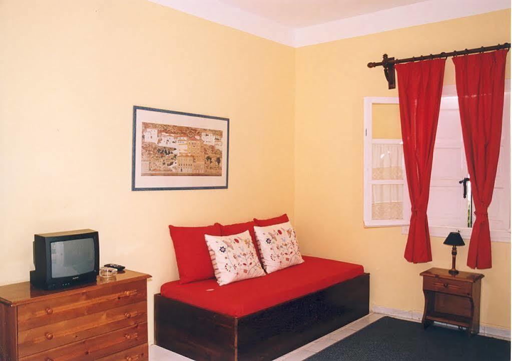 Spetses Retreat Accommodation Esterno foto